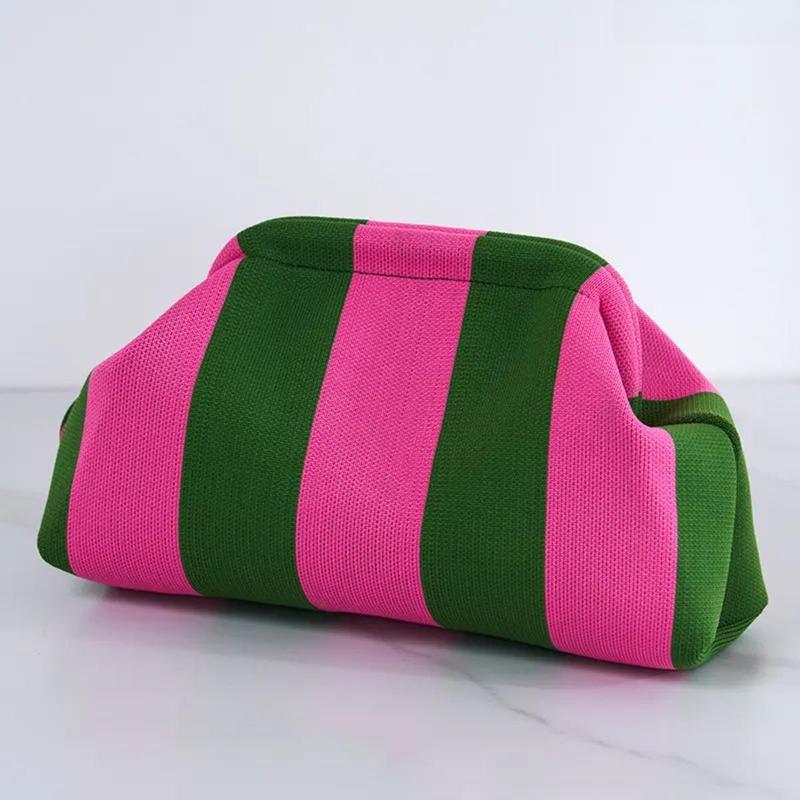 Women Fashion Designers - Sac à main en crochet pour