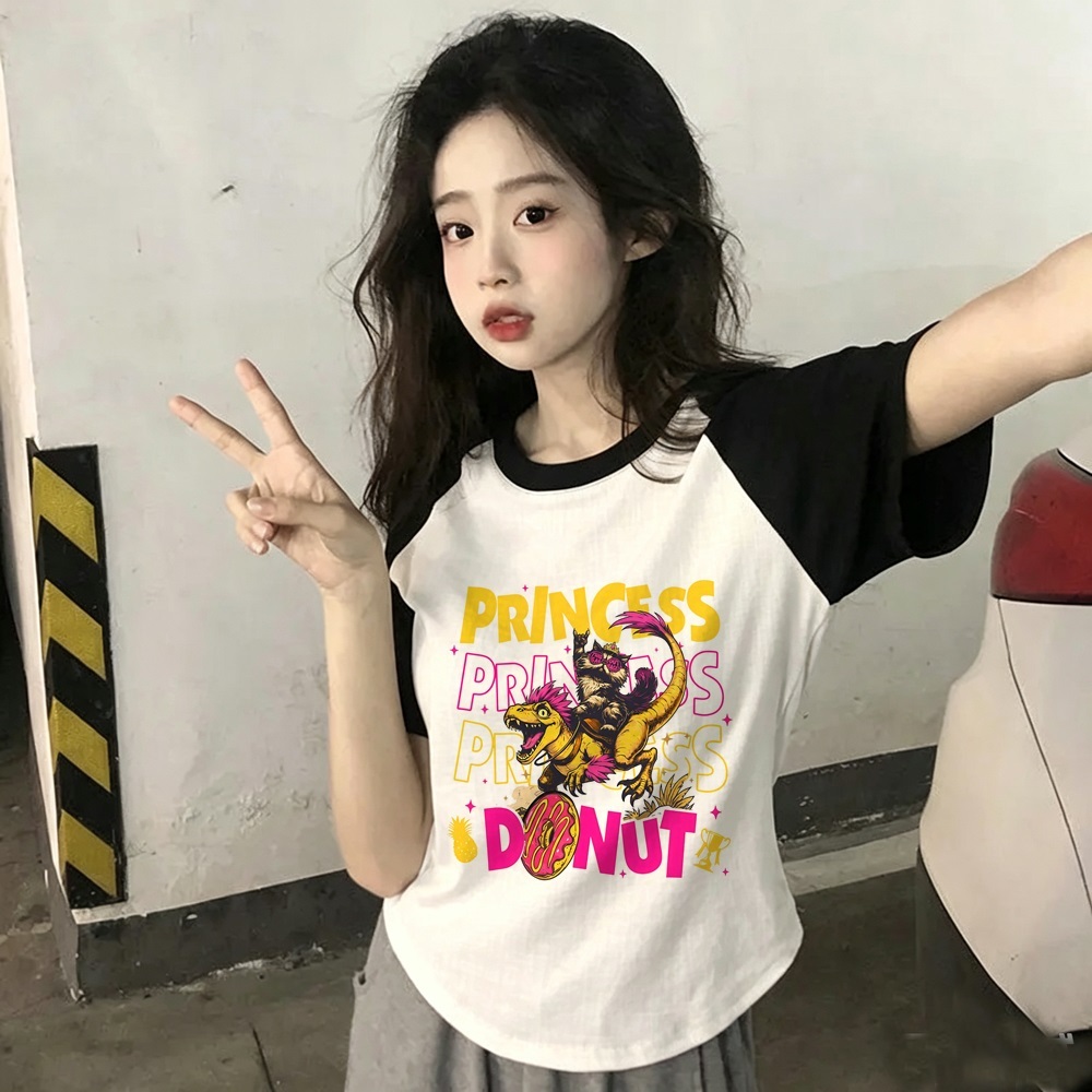 T-shirt Dungeon Crawler Carl p - Women'S Fashion In The 80S avis et prix