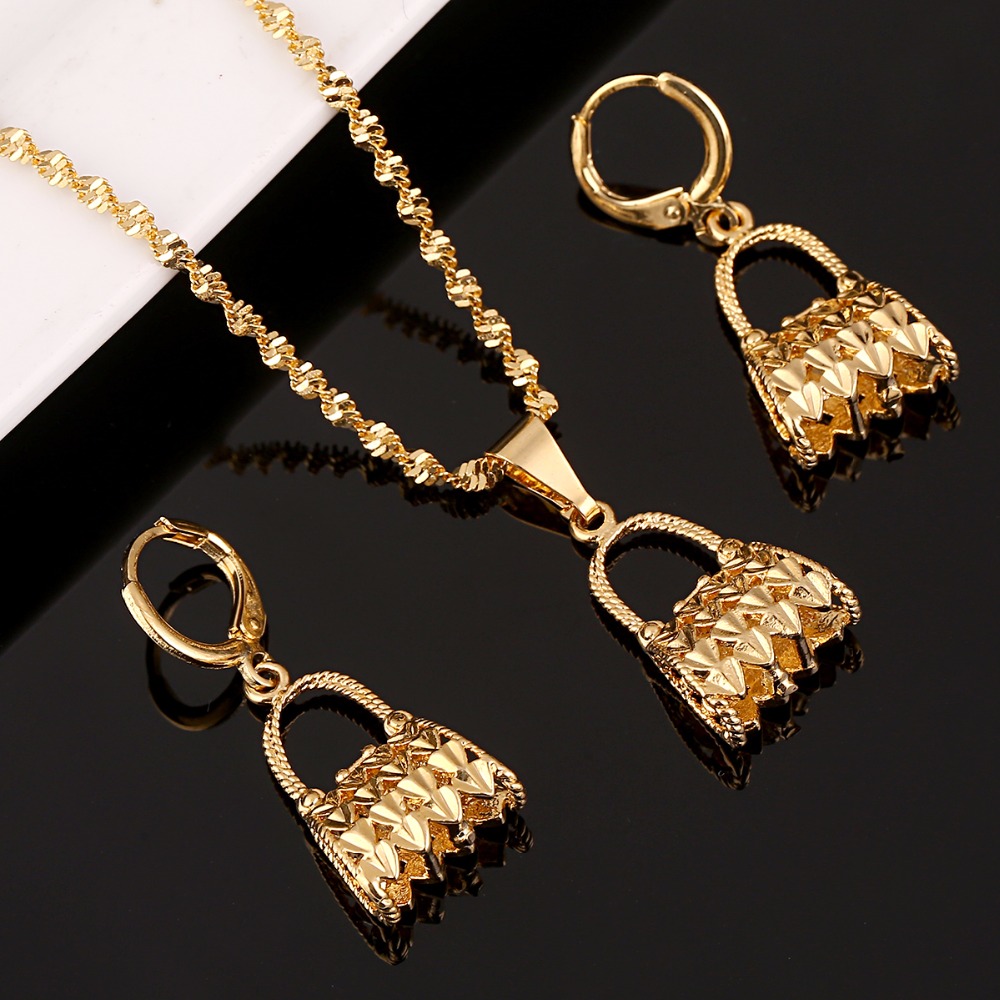 Ensemble de boucles d'oreilles - Women Fashion Png avis et prix